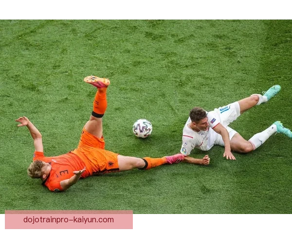 滕哈赫空间利用逐渐显现效果，球队战术更加灵活多变