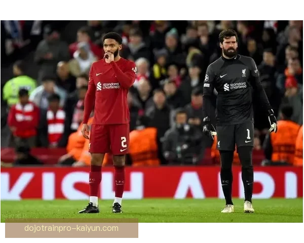 阿利松斩获雅辛奖，表现稳健引发广泛关注